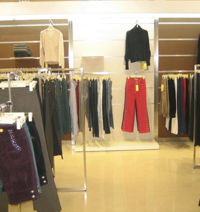 美卡拉女装店铺展示