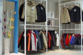 北天鹅羽绒服店铺