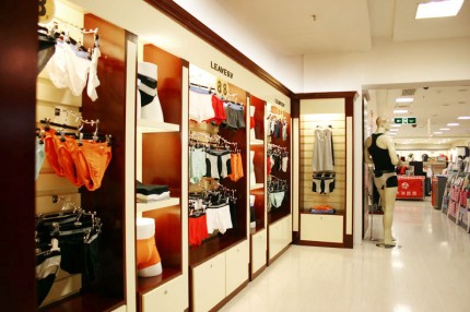 尼威仕内衣店铺展示