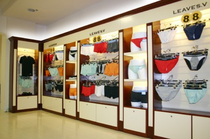 尼威仕内衣店铺展示