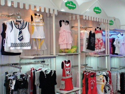 菁菁宝贝童装店铺展示