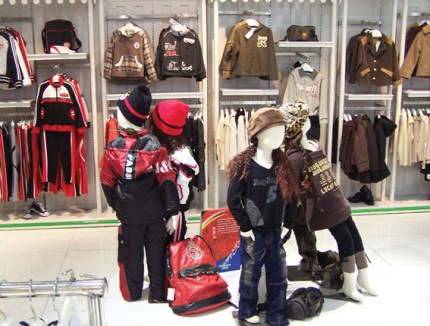 菁菁宝贝童装店铺展示