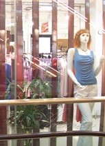 艾蒂丽尔女装店铺展示