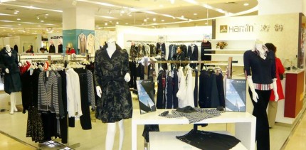 衡韵女装店铺展示