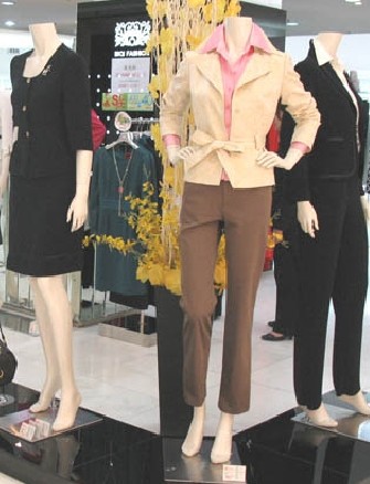 碧琦女装店铺展示