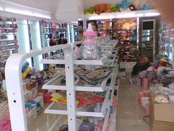 伊呀呀饰品店铺形象