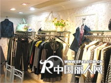 甜美女孩女装店铺形象