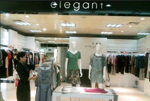 风韵雅女装店铺展示