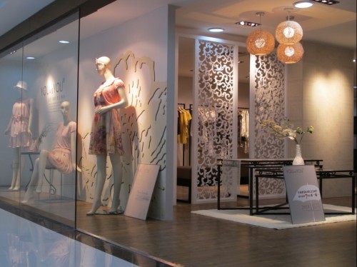 YOUareYOU女装店铺展示