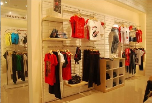 Q之一族女装店铺形象