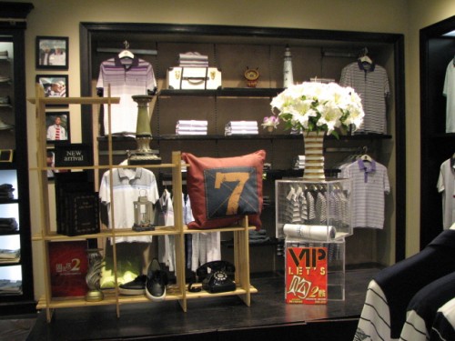 与狼共舞男装店铺展示