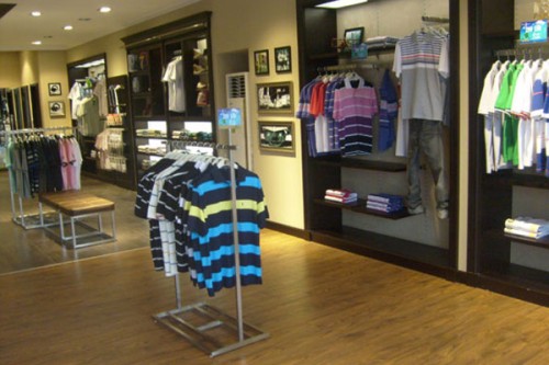 与狼共舞男装店铺展示