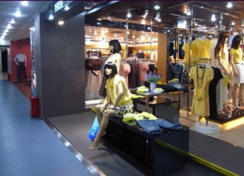 奥伦提女装店铺展示