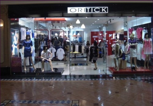 奥伦提女装店铺展示