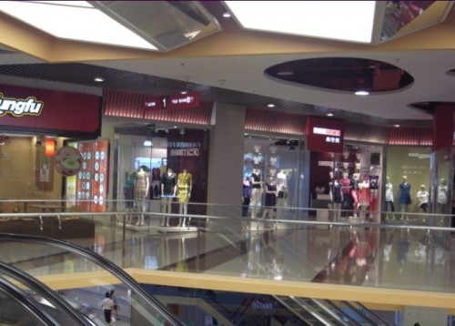 奥伦提女装店铺展示