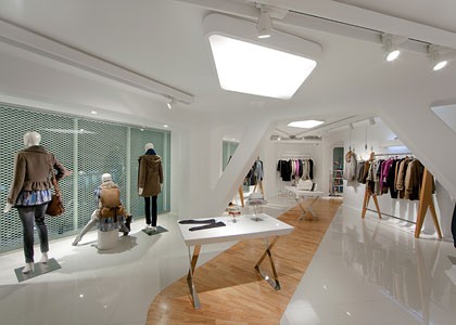 迪赛尼斯女装店铺展示