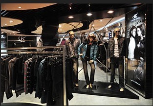 凯文克莱男装店铺展示