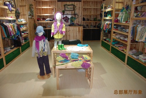 爱佳乐童装店铺形象