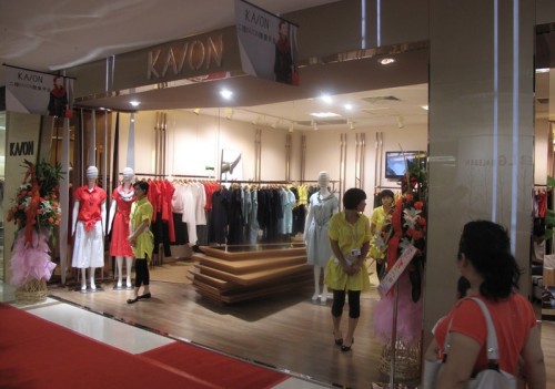 卡汶女装店铺展示