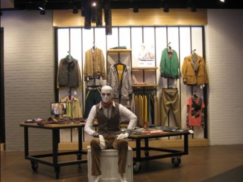 衣之纯女装店铺形象