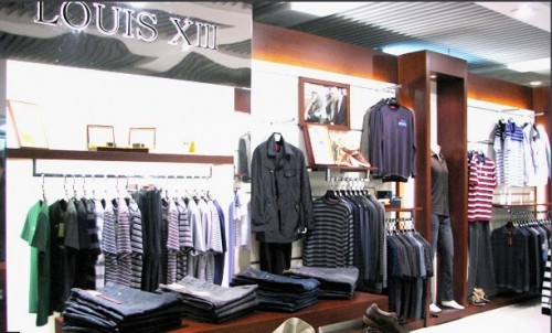 路易十三男装店铺展示