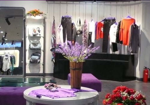 欧特飞尔女装店铺形象