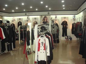 泽黛佳伊女装店铺形象