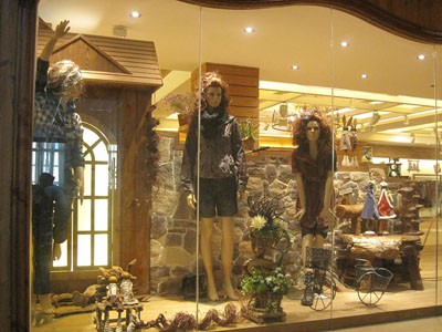 梦莎奴女装店铺形象