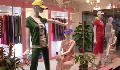 维莎尼雅休闲装店铺展示