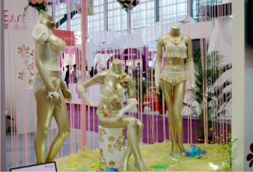 梦依诗内衣店铺展示