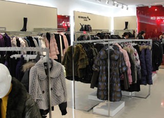 红蜻蜓女装店铺形象