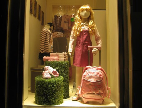 红蜻蜓童装店铺展示