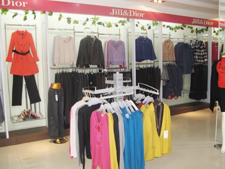 JOMILY女装店铺展示