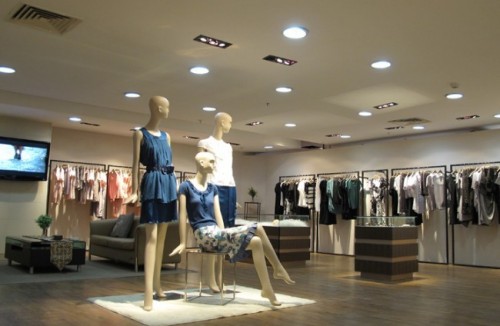 YOUareYOU女装店铺展示