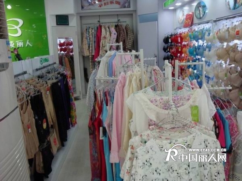 白领丽人内衣店铺展示