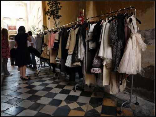 金袋子女装店铺展示