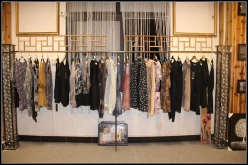 金袋子女装店铺展示