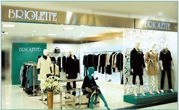 钻奇女装店铺展示