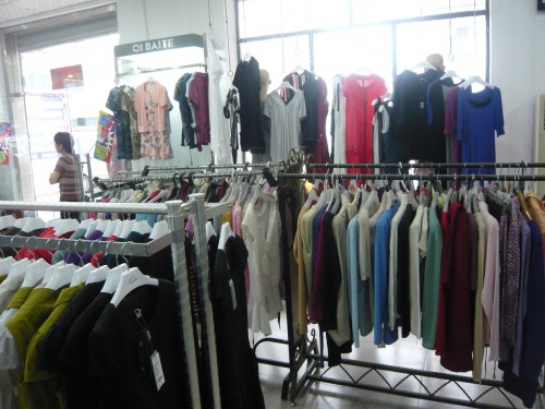 奇百特女装店铺展示