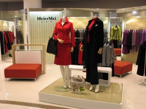 玫而美女装店铺展示