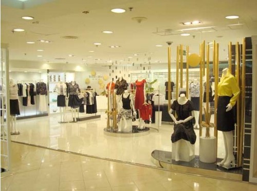 玫而美女装店铺展示