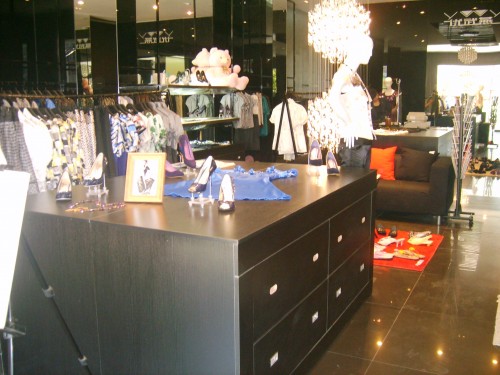 弗曼的女装店铺形象