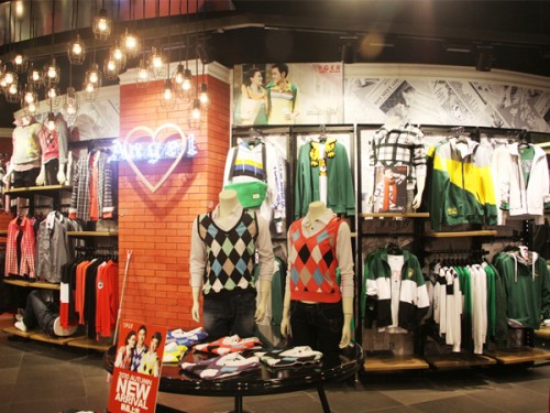 玉情儿休闲装店铺展示