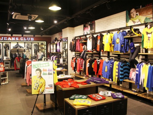 玉情儿休闲装店铺展示