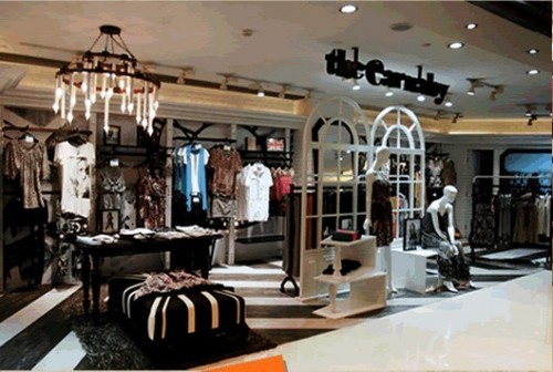 嘉奈芘女装店铺展示