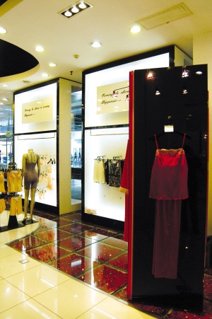 爱慕内衣店铺展示