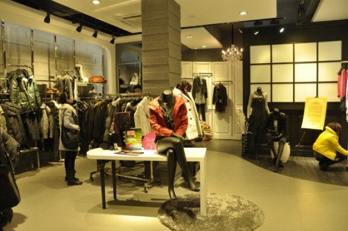 飘蕾女装店铺展示