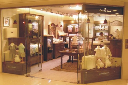路易迪高童装店铺展示