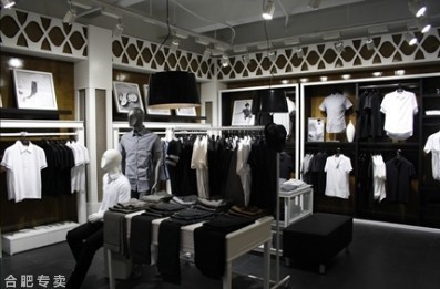 太平鸟男装店铺展示