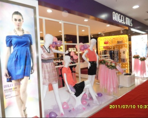 安琪蒙莉莎女装店铺展示